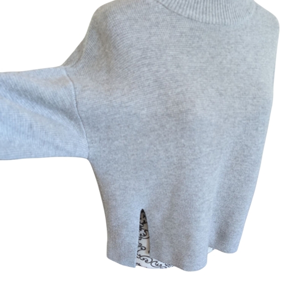 Victor Alfaro Oversized Mockneck Sweater Light Grey Knit Pullover Women's Small - Picture 7 of 13